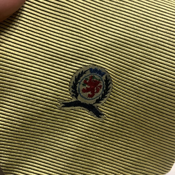 Gold Tommy Hilfiger Crest  Logo 100% Silk tie - Picture 4 of 8